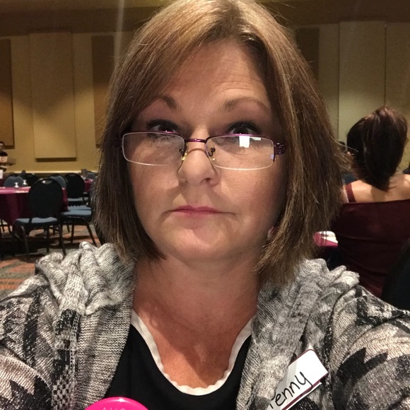 Meet Your Posher - Picture 5 of 7